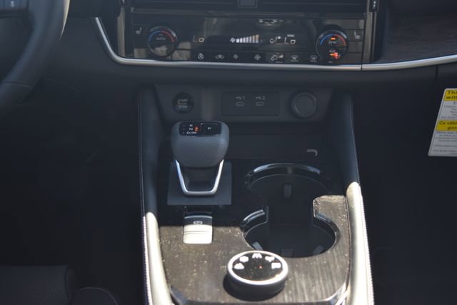 New 2026 Nissan Rogue Platinum image 14