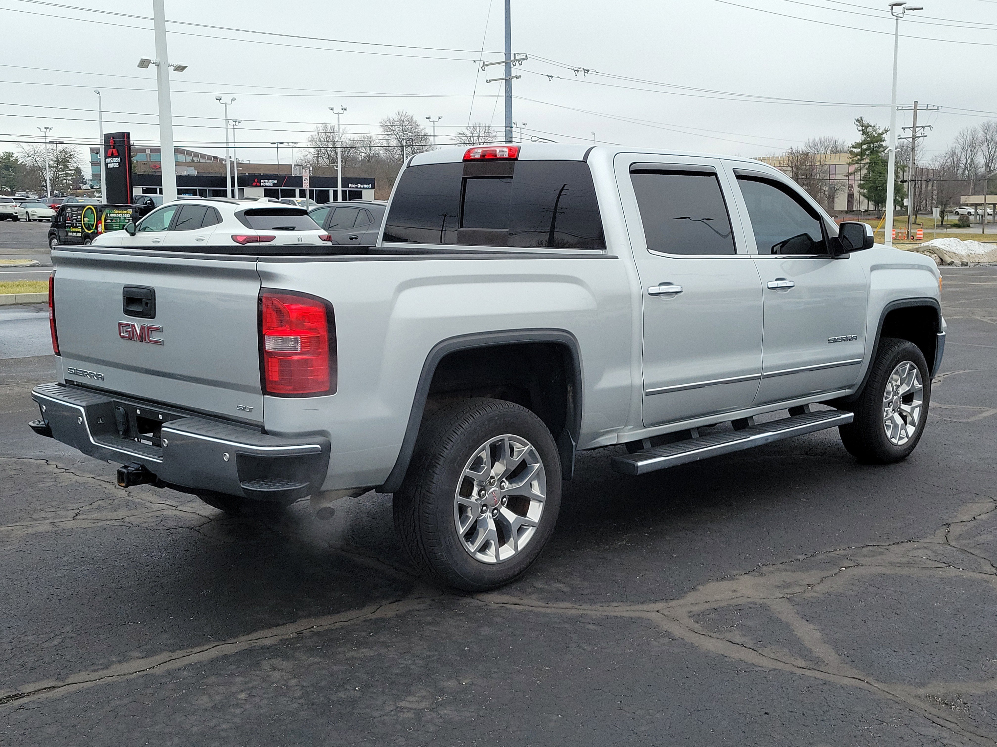 Used 2015 GMC Sierra 1500 SLT w/ SLT Crew Cab Value Package image 4
