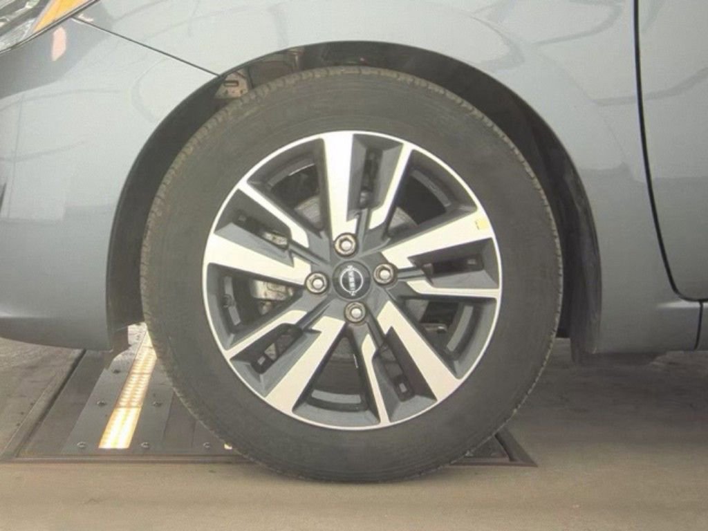 Used 2025 Nissan Versa SV image 18