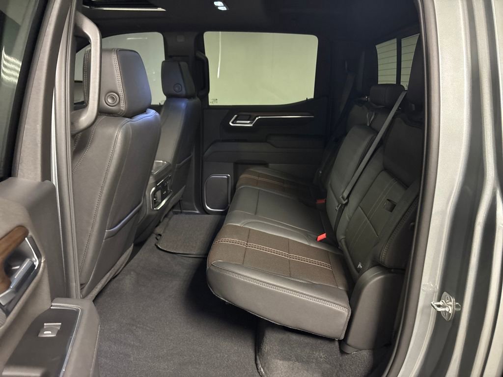 Certified 2026 Chevrolet Silverado 1500 High Country w/ Technology Package image 35