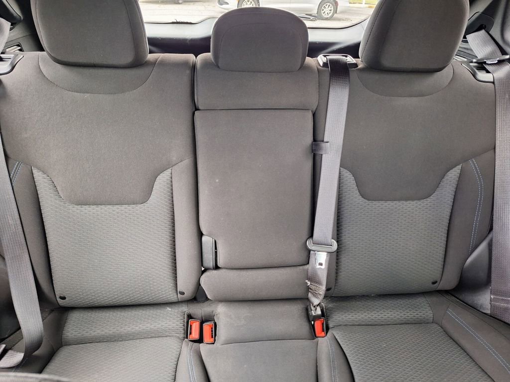 Used 2023 Jeep Compass Sport image 29