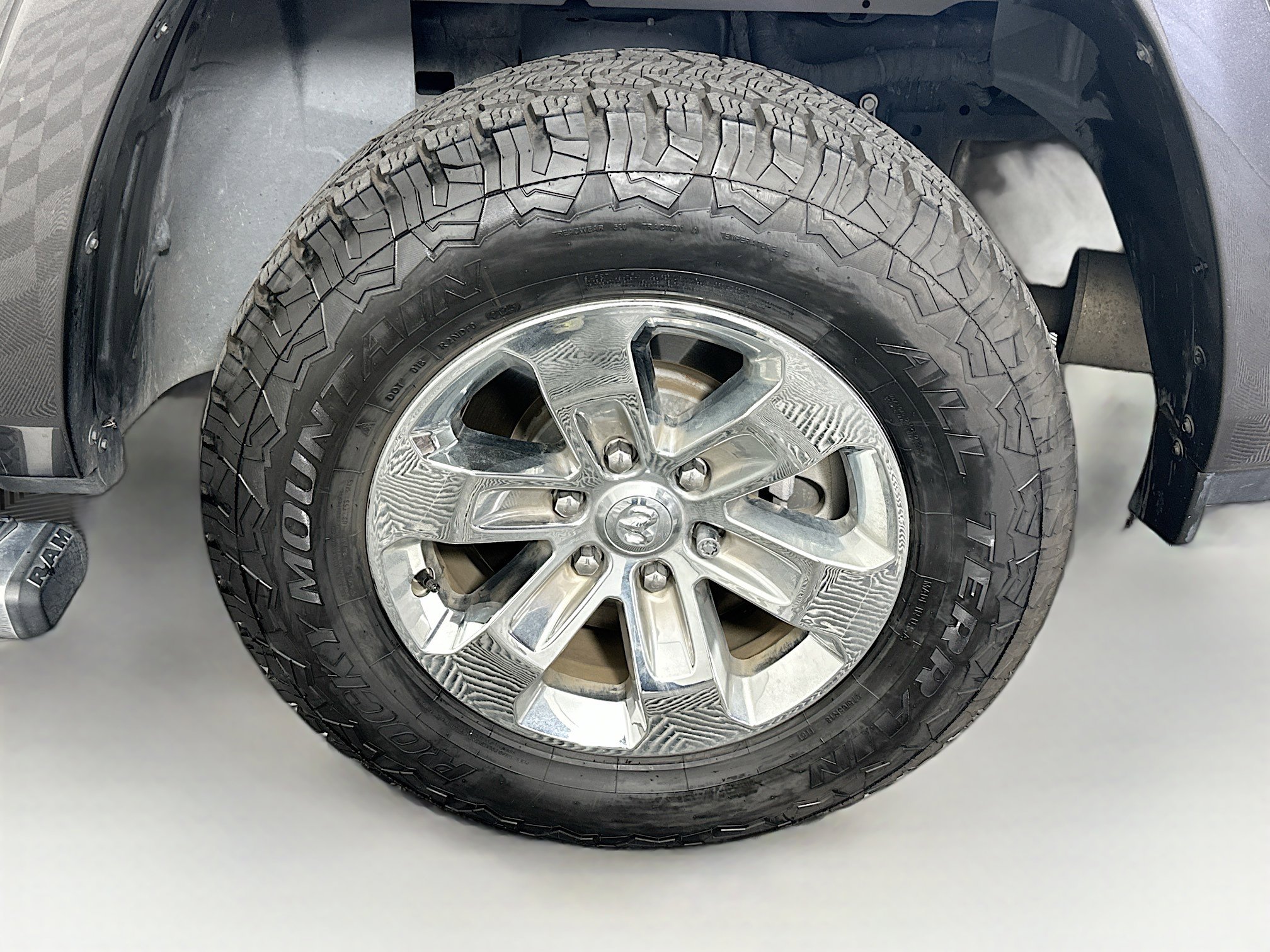 Used 2020 RAM 1500 Laramie image 11