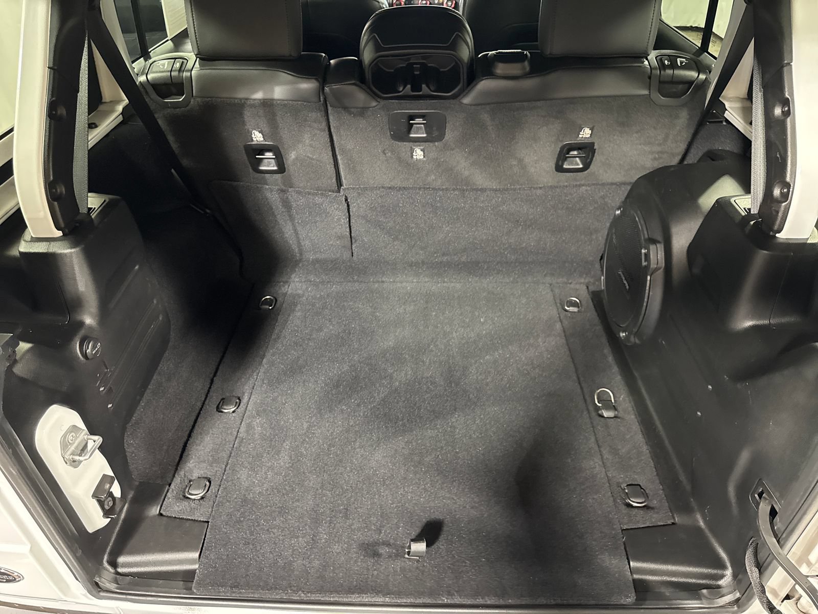 Used 2019 Jeep Wrangler Unlimited Sahara AWD/4WD image 22