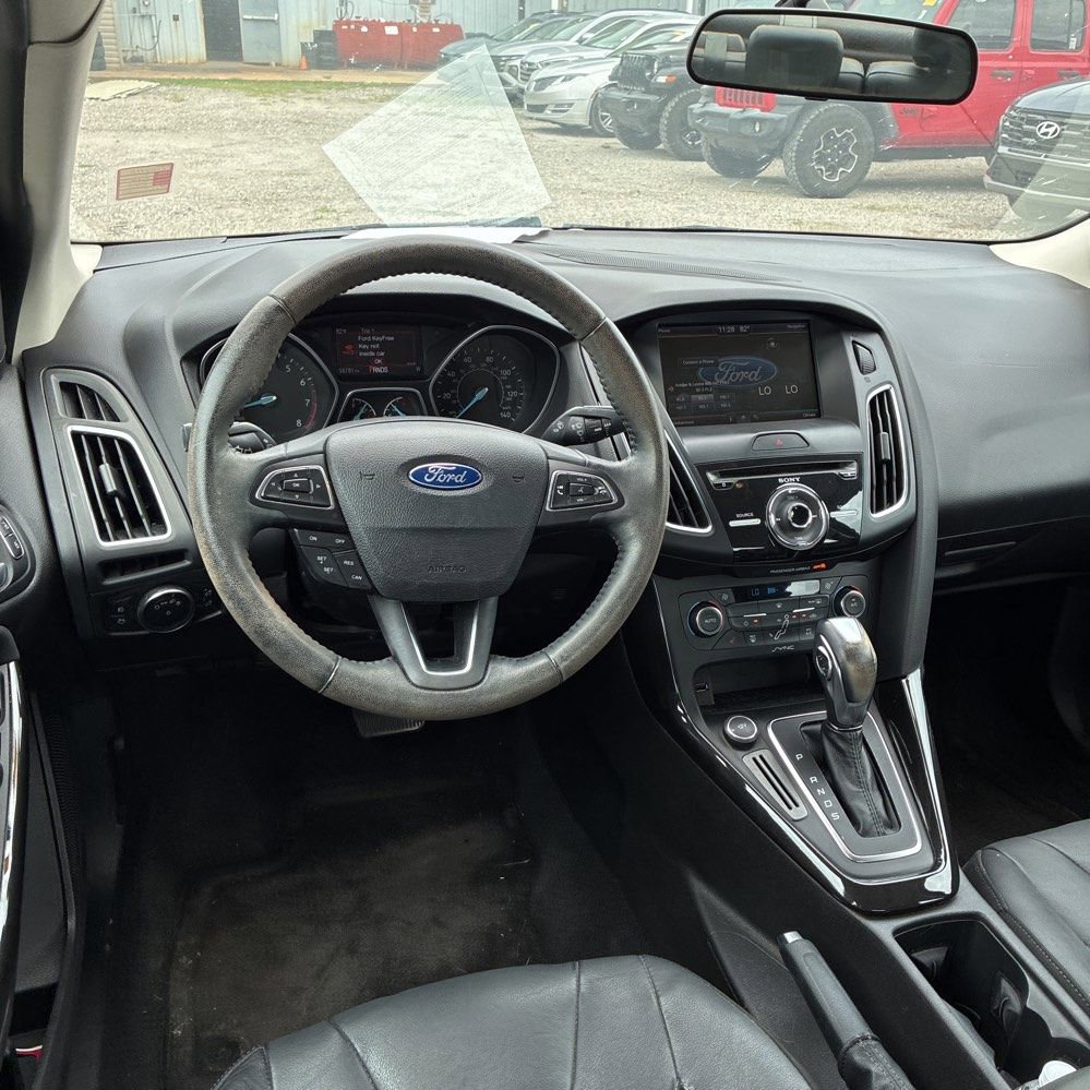 Used 2015 Ford Focus Titanium FWD image 9