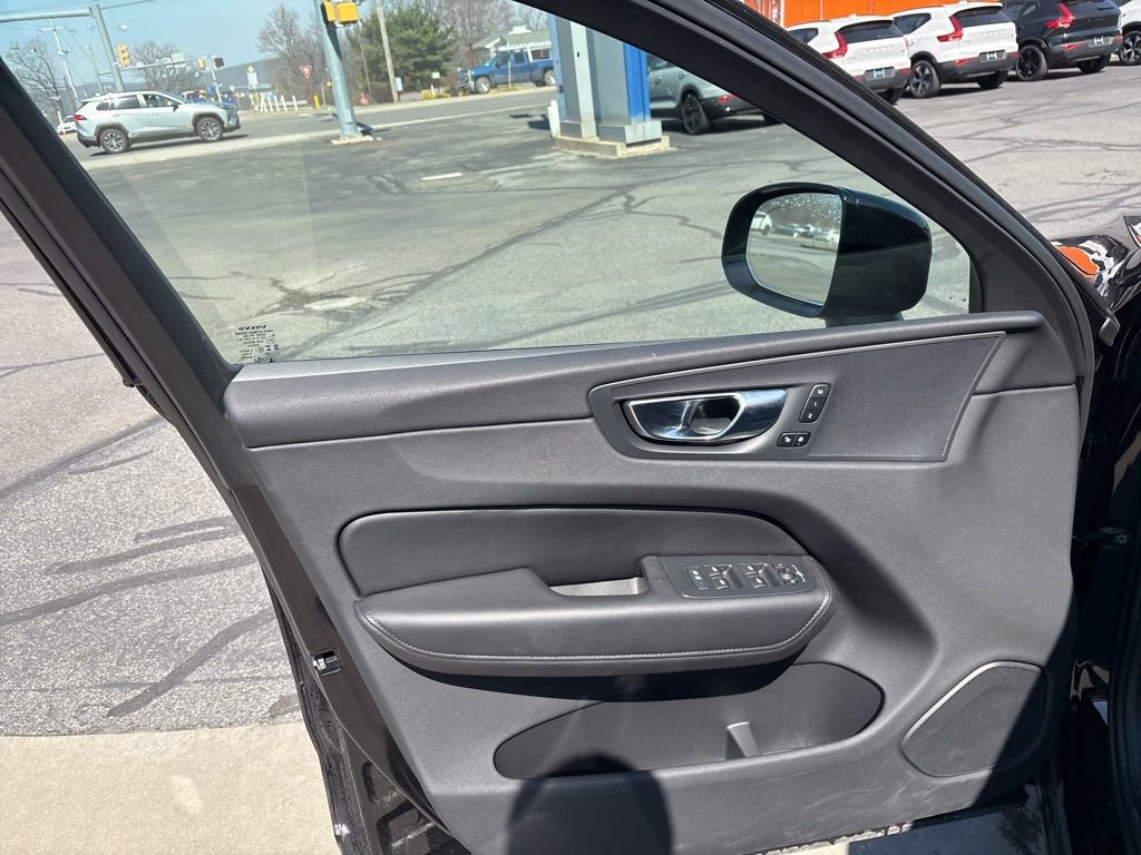 Certified 2025 Volvo XC60 B5 Plus image 12