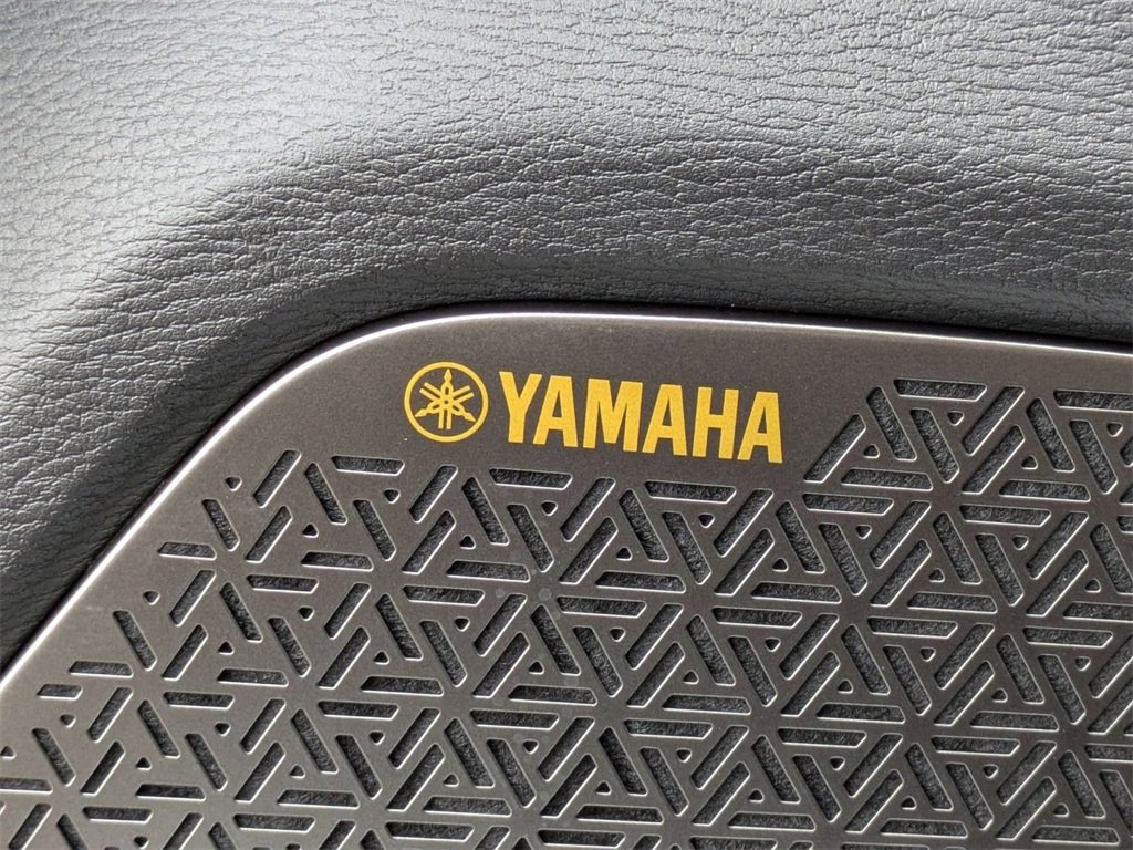 New 2025 Mitsubishi Outlander SE image 17