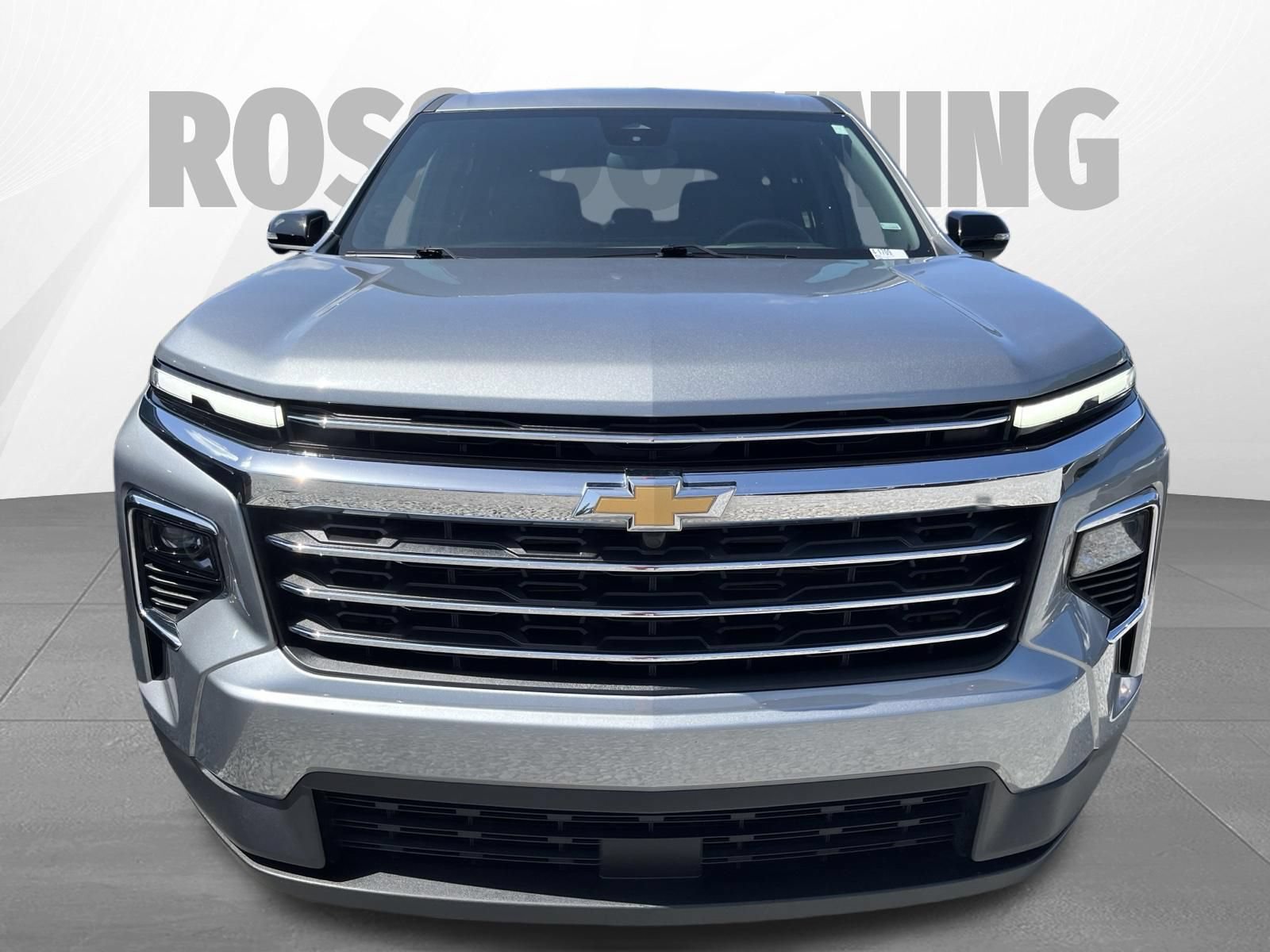 Used 2025 Chevrolet Traverse LT FWD image 2