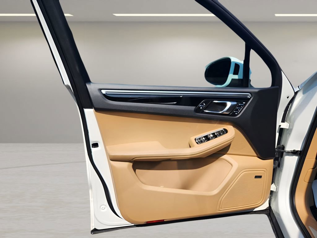 Used 2017 Porsche Macan S image 9