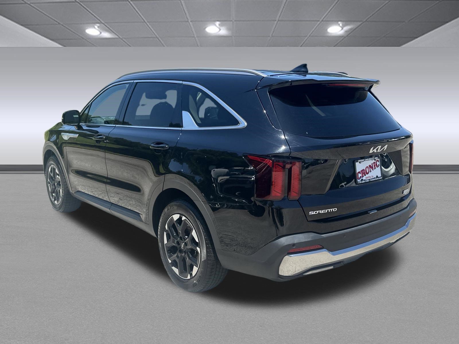 Used 2024 Kia Sorento S FWD image 5