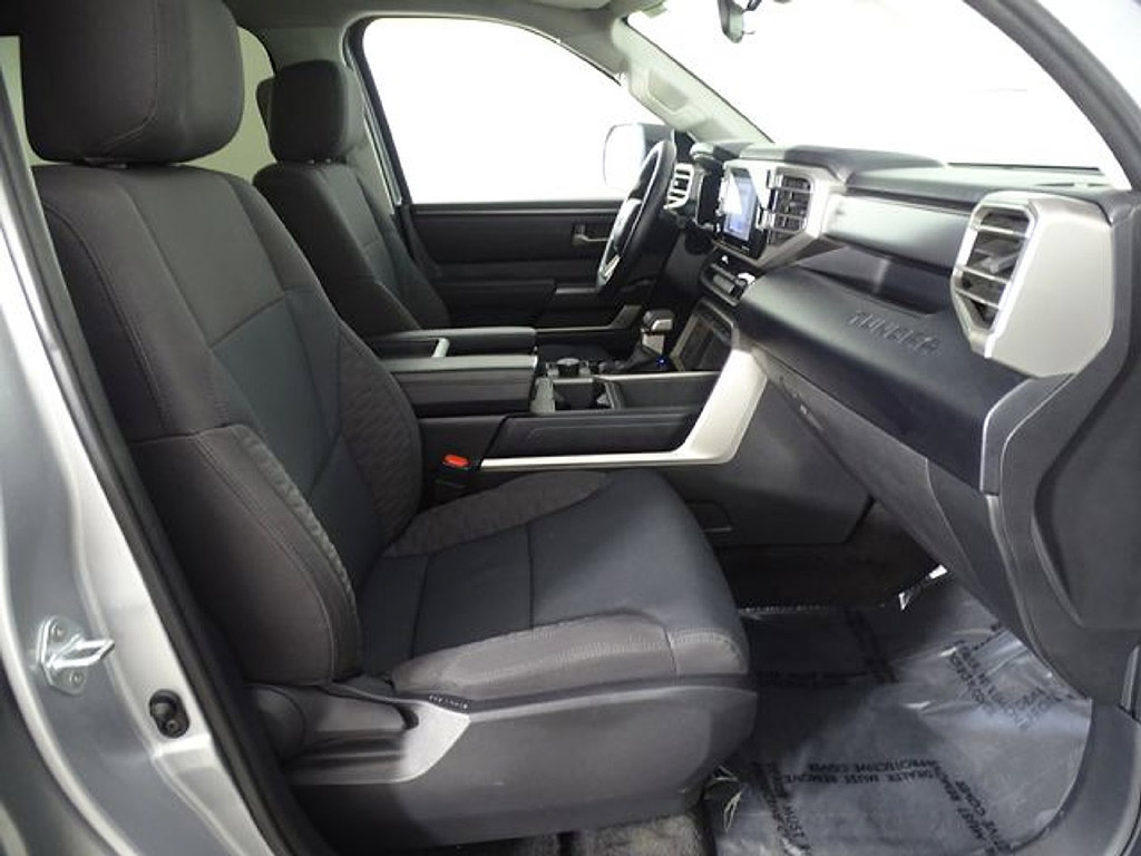 Used 2022 Toyota Tundra SR5 w/ SR5 Convenience Package AWD/4WD image 14