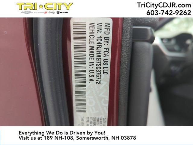 New 2025 Jeep Grand Cherokee Altitude image 29