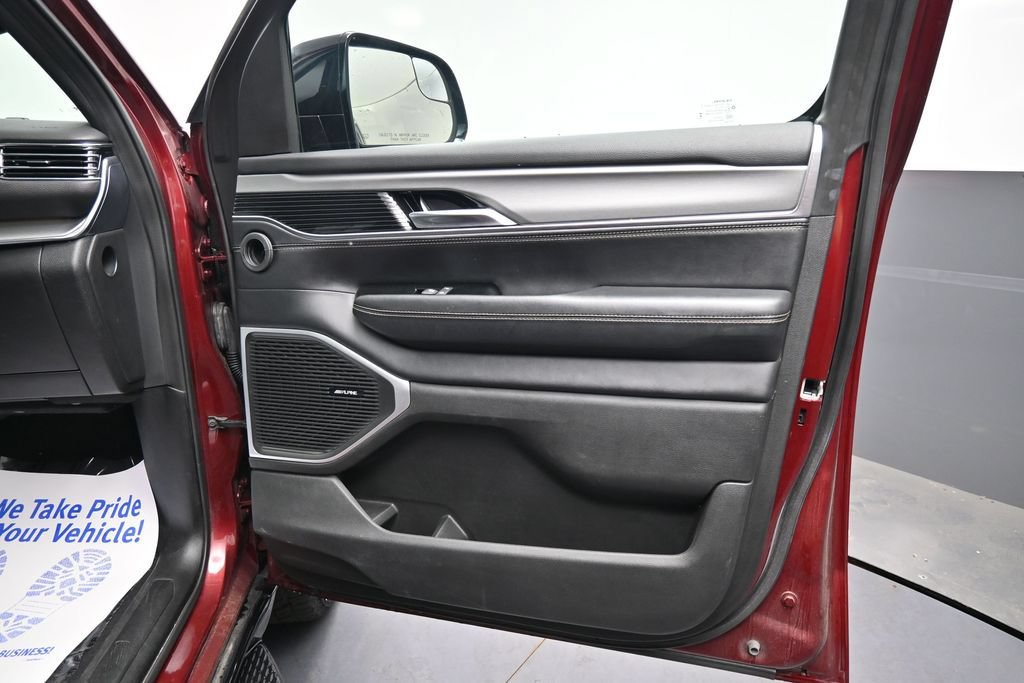 Used 2024 Jeep Wagoneer Series II AWD/4WD image 17