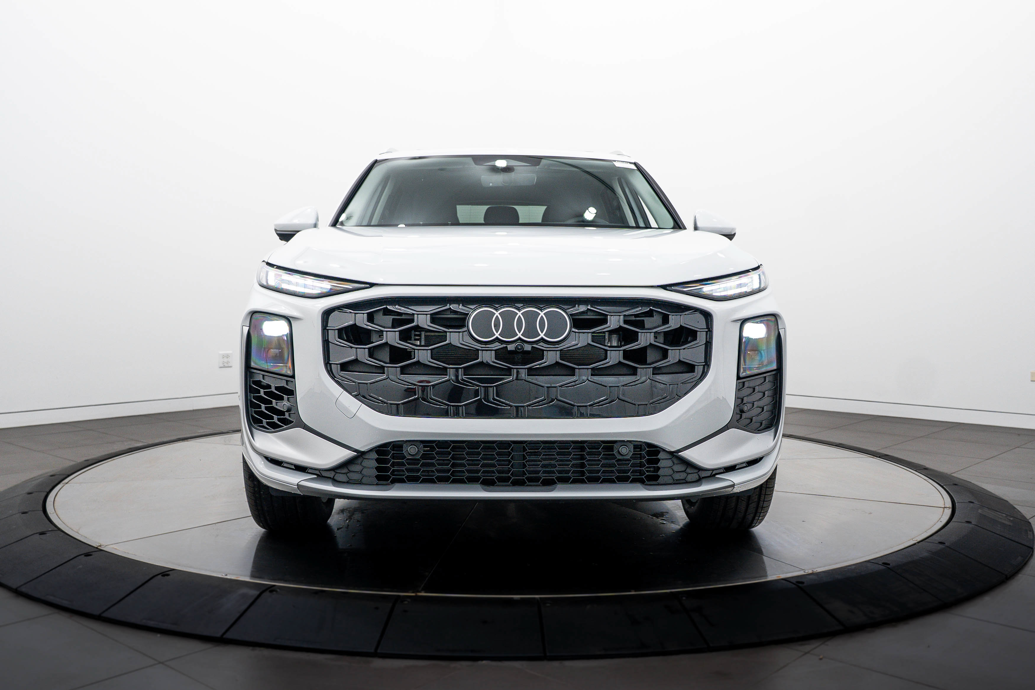 New 2026 Audi Q3 quattro 2.0T AWD/4WD image 19