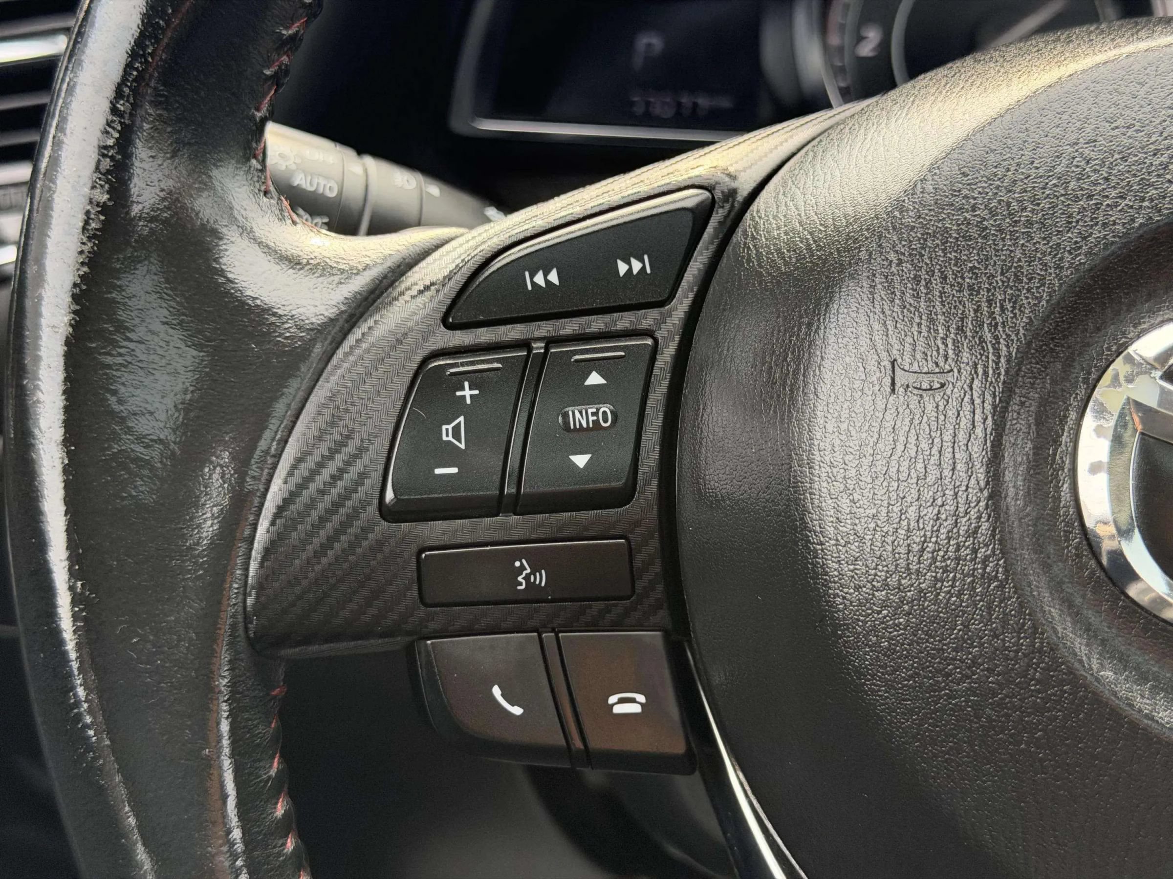 Used 2014 MAZDA MAZDA3 s Grand Touring FWD image 35