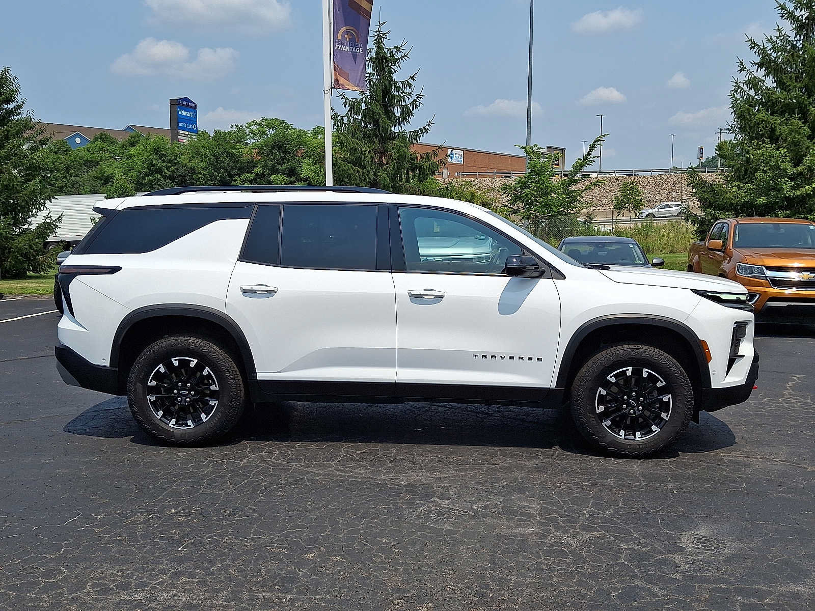 Used 2024 Chevrolet Traverse Z71 w/ Enhanced Driving Package AWD/4WD image 7
