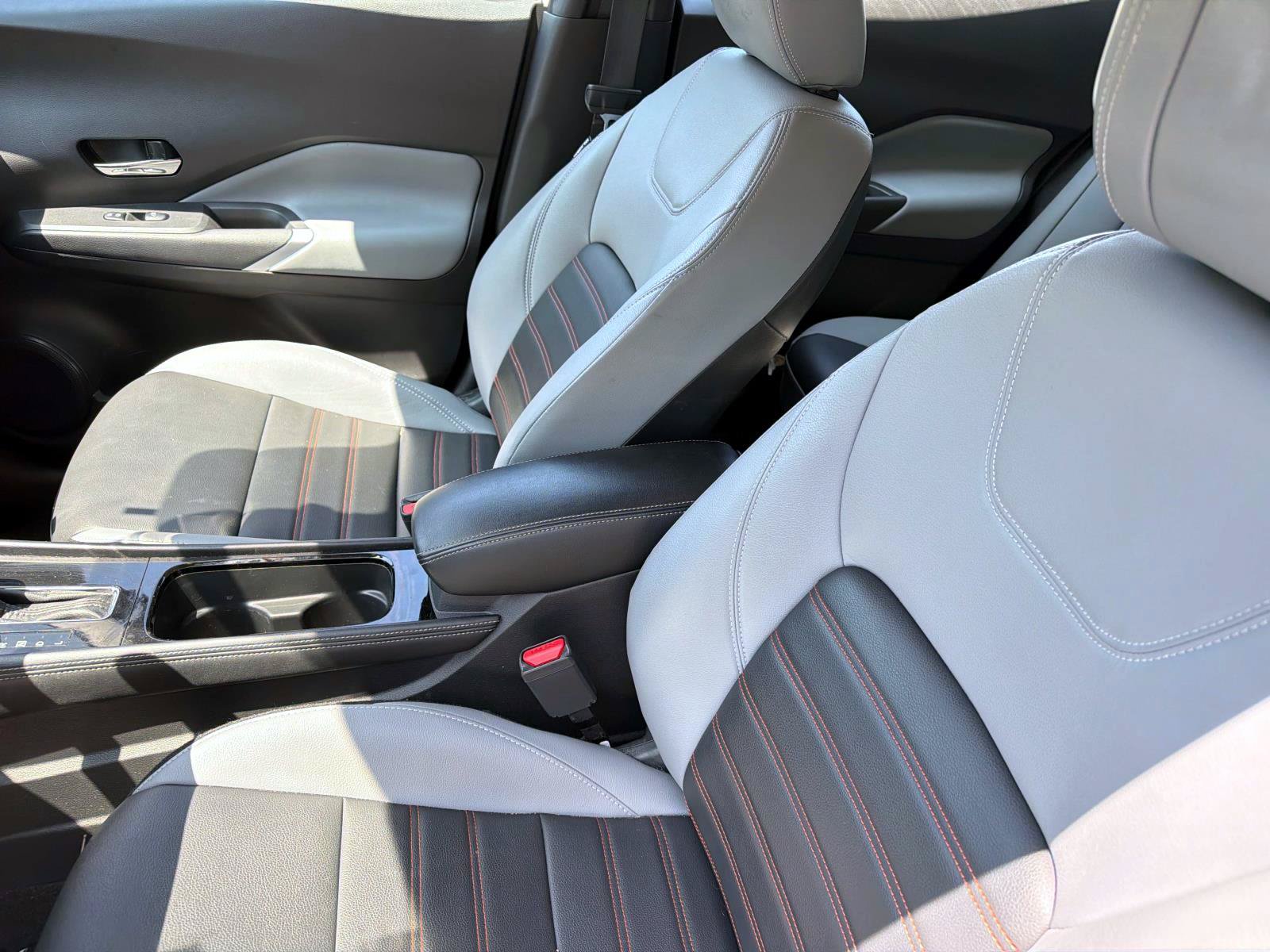 Used 2023 Nissan Kicks SR w/ SR Premium Package FWD image 10