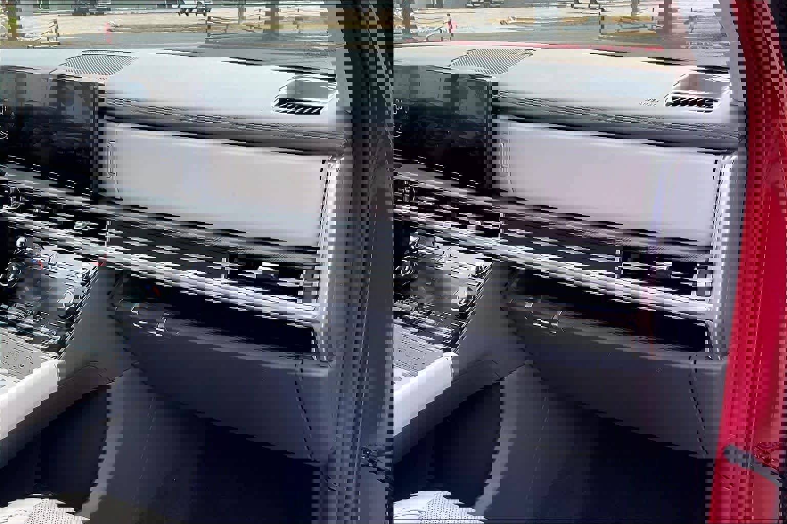 Used 2025 Hyundai Santa Fe SEL image 15