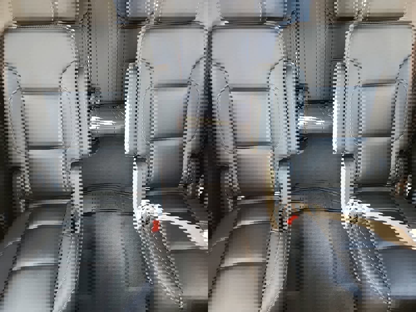 Used 2019 Chevrolet Suburban LT image 20