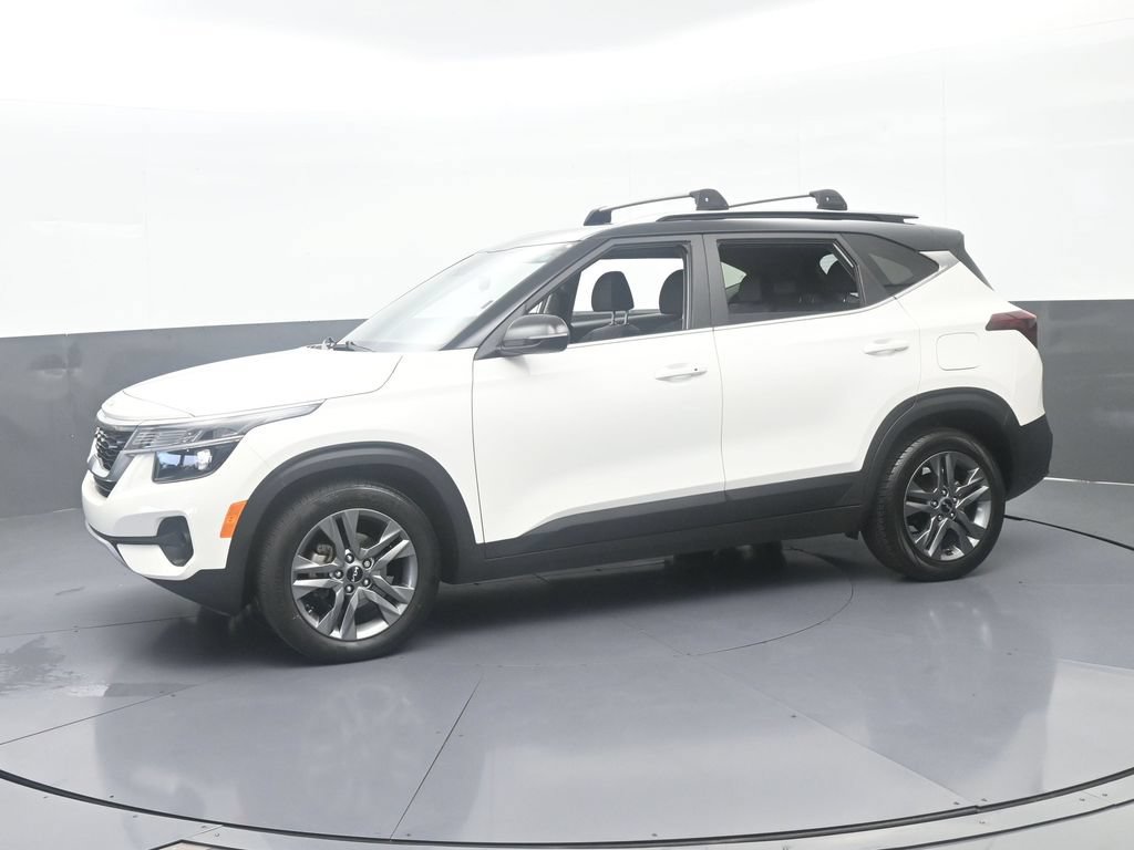 Used 2023 Kia Seltos S FWD image 2