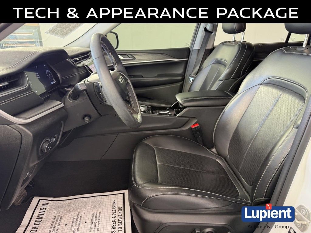 Used 2023 Jeep Grand Cherokee L Limited w/ Luxury Tech Group II AWD/4WD image 18