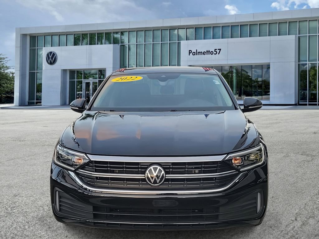 Used 2022 Volkswagen Jetta SEL image 2