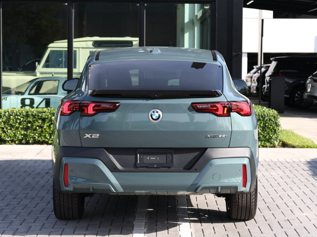Used 2025 BMW X2 xDrive28i AWD/4WD image 6