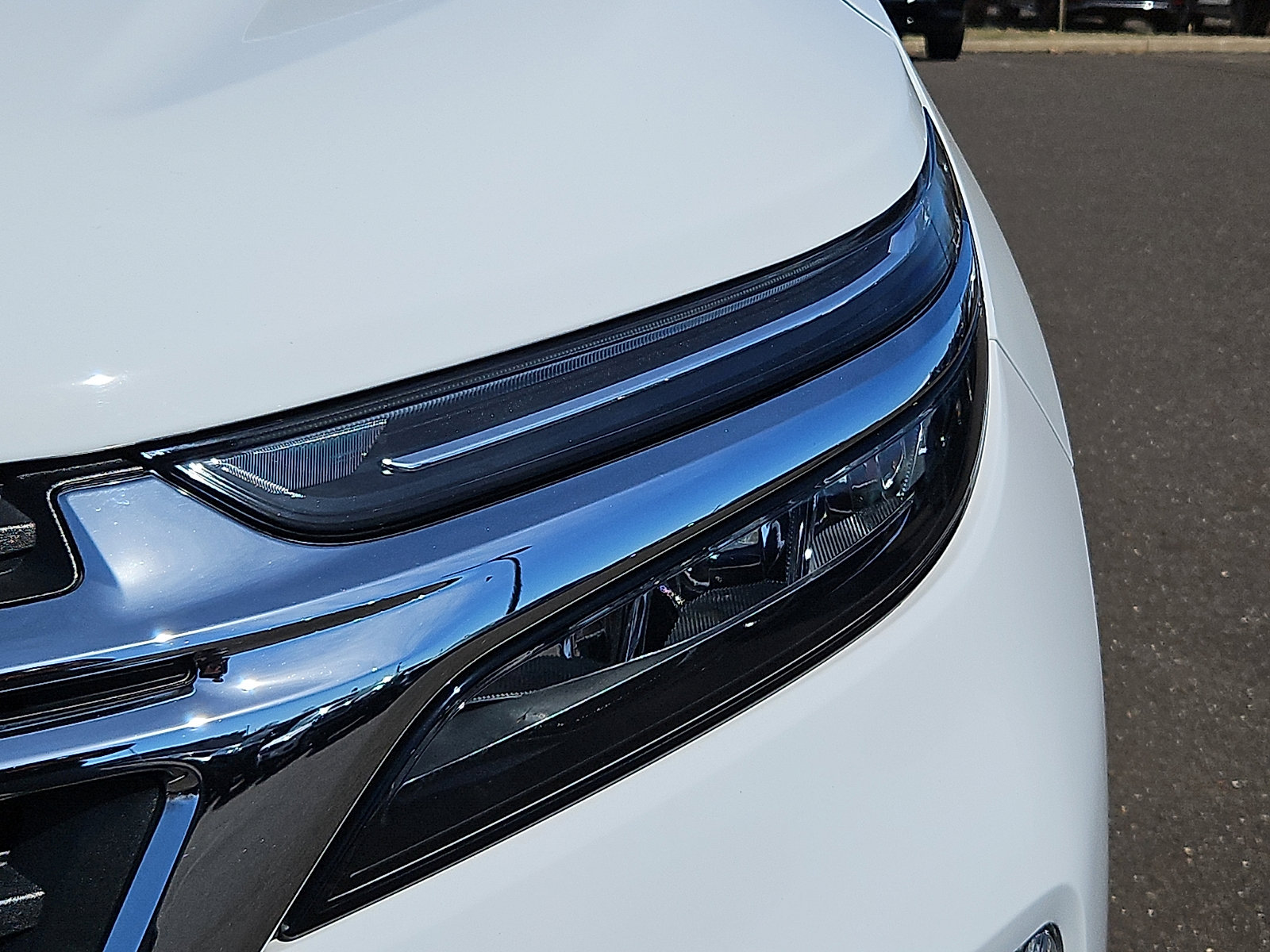 Used 2023 Chevrolet Equinox LT w/ LPO, Floor Liner Package image 9