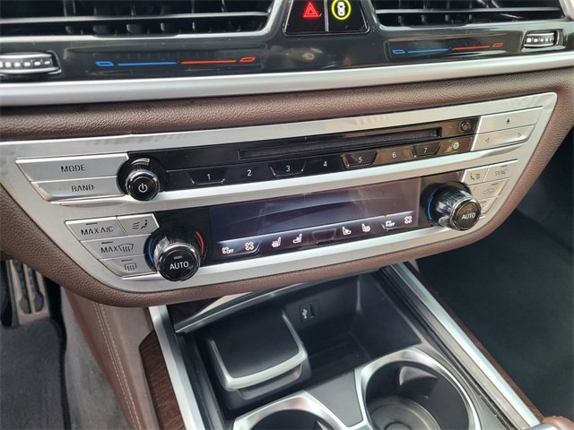 Used 2018 BMW 750i image 16