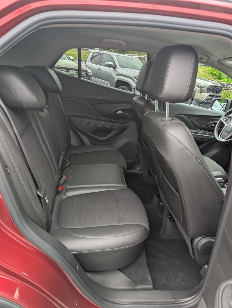 Used 2022 Buick Encore Preferred w/ Safety Package AWD/4WD image 18