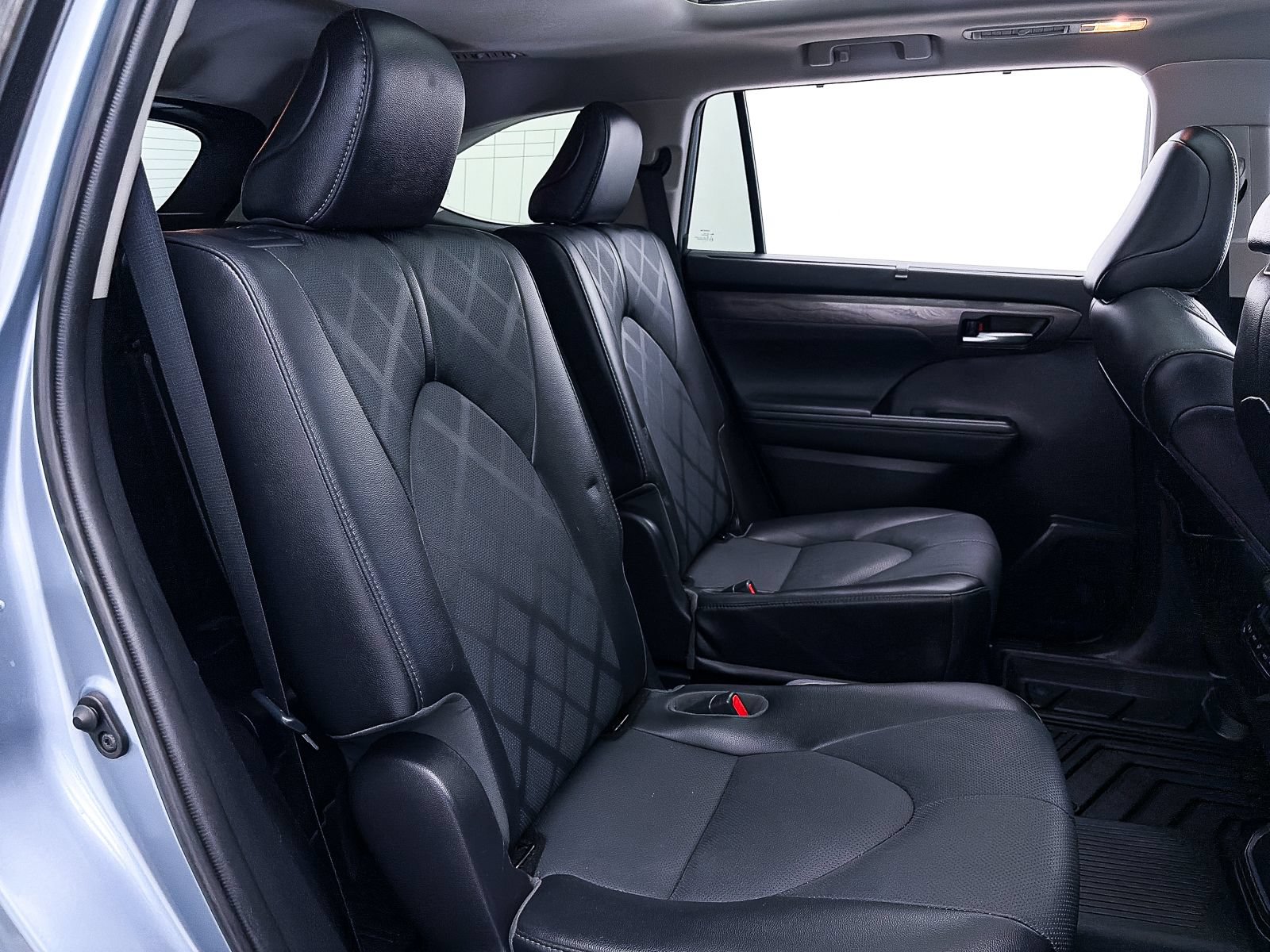 Used 2021 Toyota Highlander Platinum AWD/4WD image 43