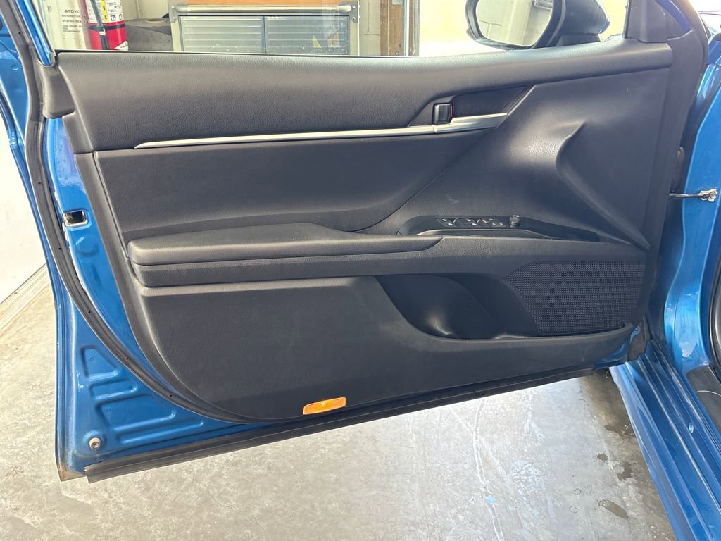 Used 2019 Toyota Camry SE FWD image 15