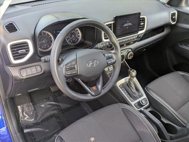 Used 2022 Hyundai Venue Limited image 10