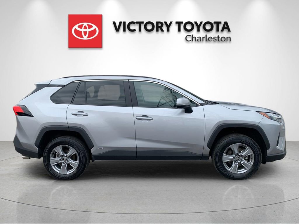 Used 2025 Toyota RAV4 XLE image 6