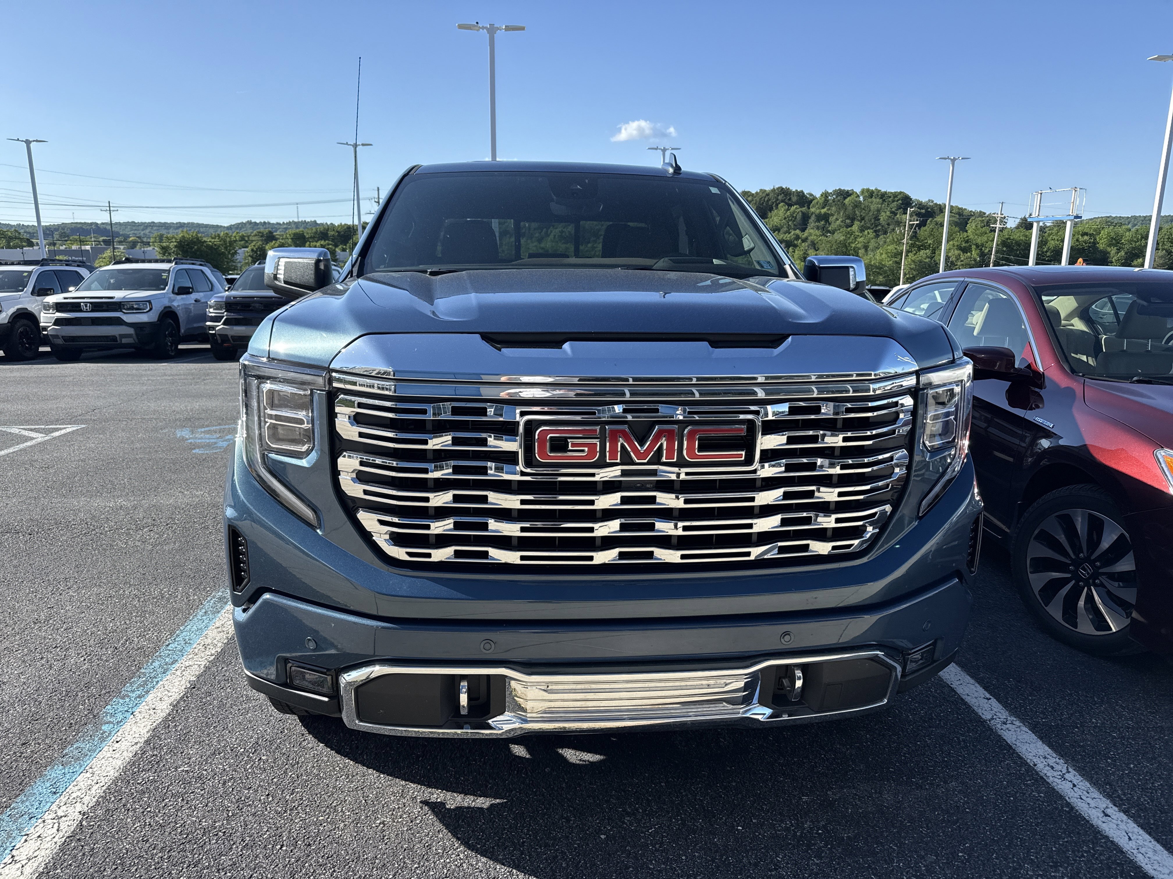 Used 2025 GMC Sierra 1500 Denali w/ Denali Reserve Package AWD/4WD image 8