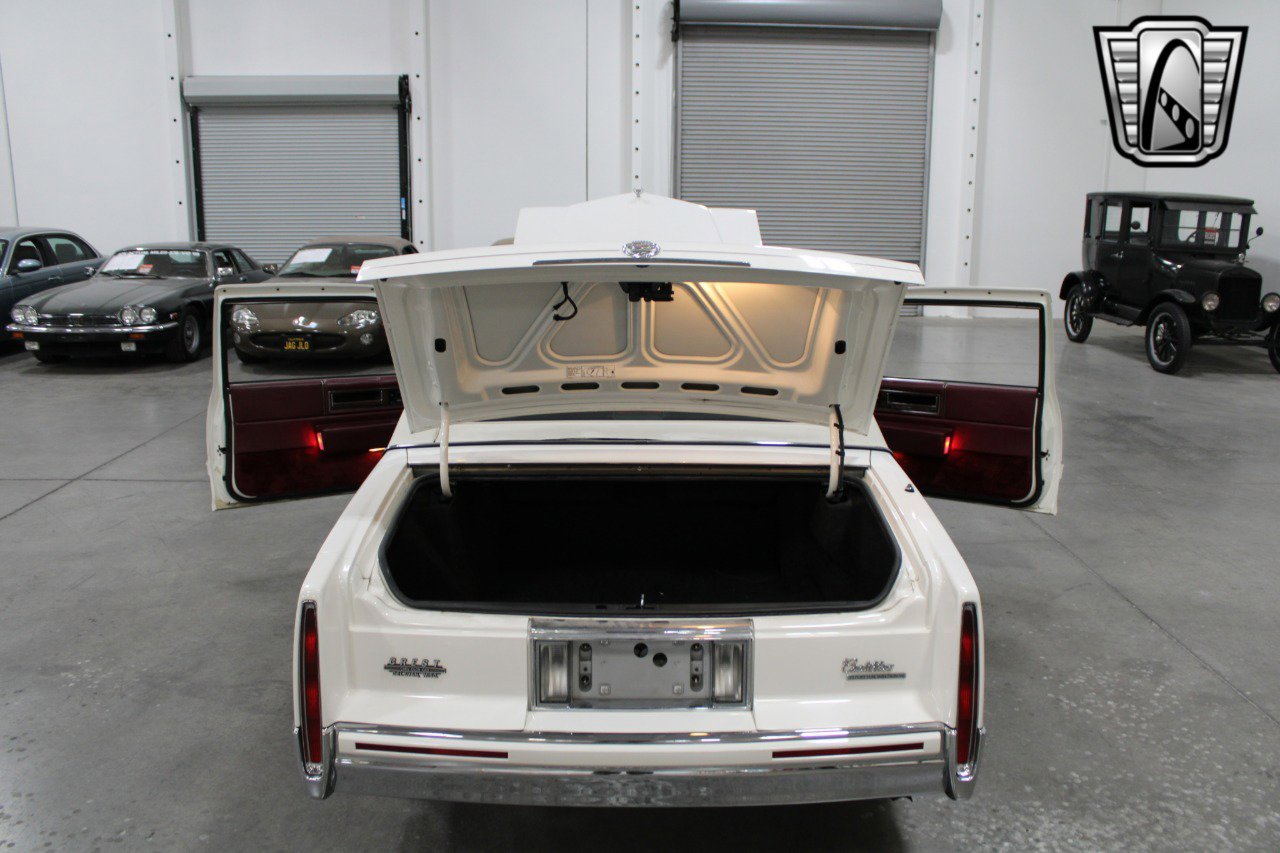 Used 1992 Cadillac De Ville Coupe image 8