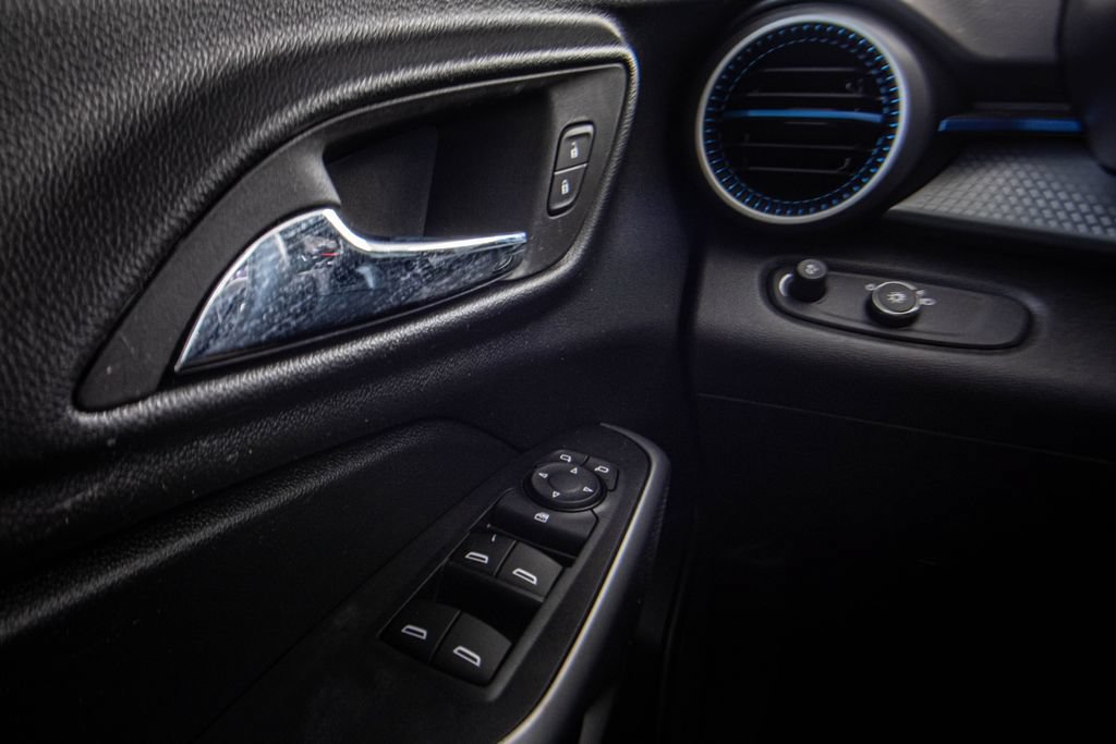 Used 2024 Chevrolet Trax LS FWD image 30