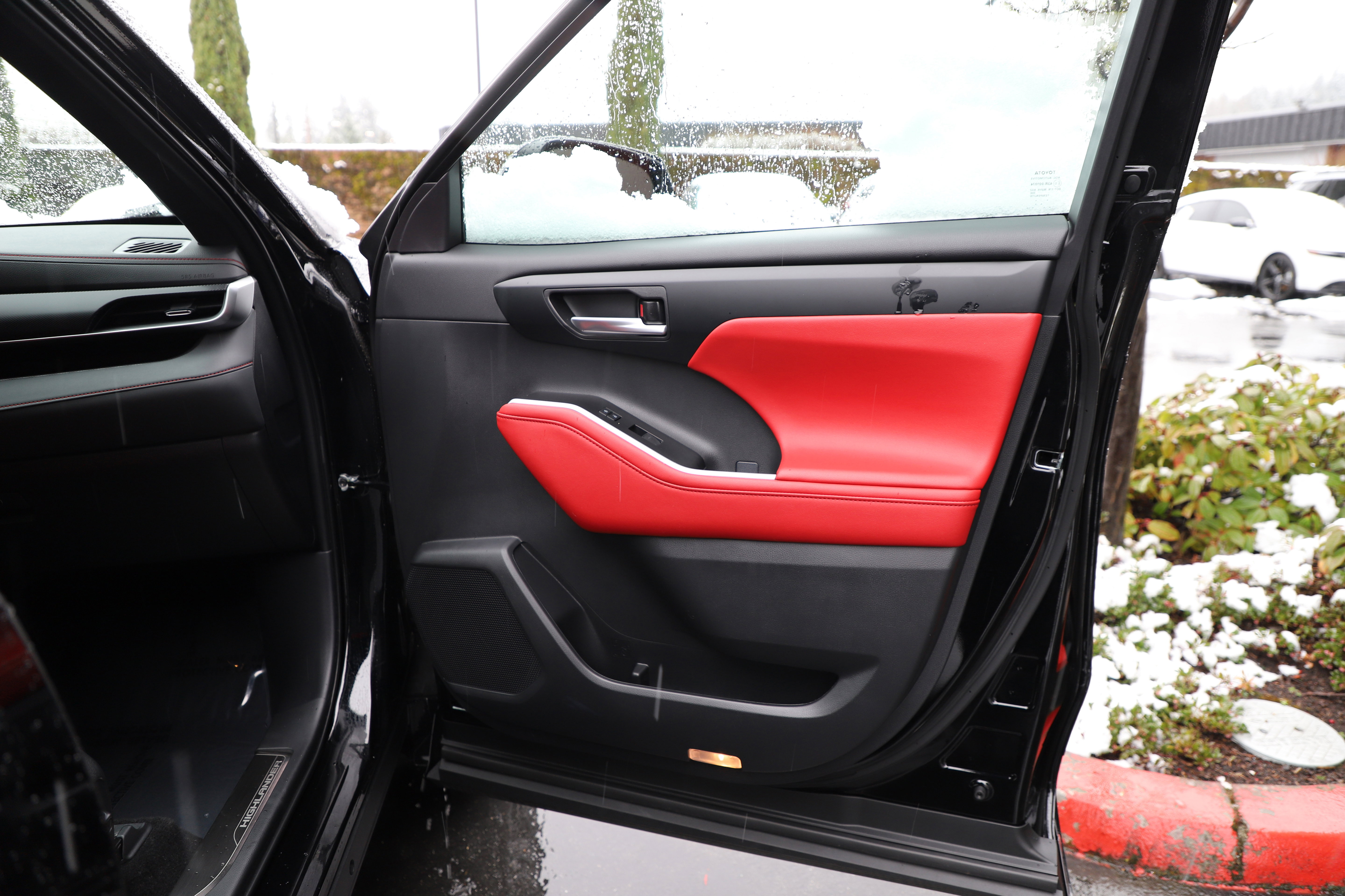 Used 2025 Toyota Highlander XSE image 7