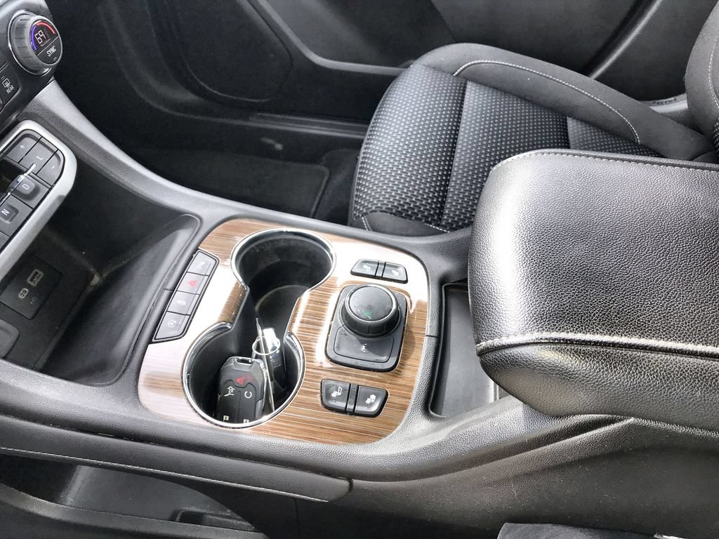 Used 2023 GMC Acadia SLE w/ Driver Convenience Package FWD image 22