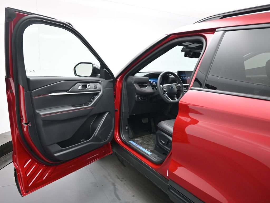 New 2026 Ford Explorer ST-Line w/ ST-Line Street Pack RWD image 8