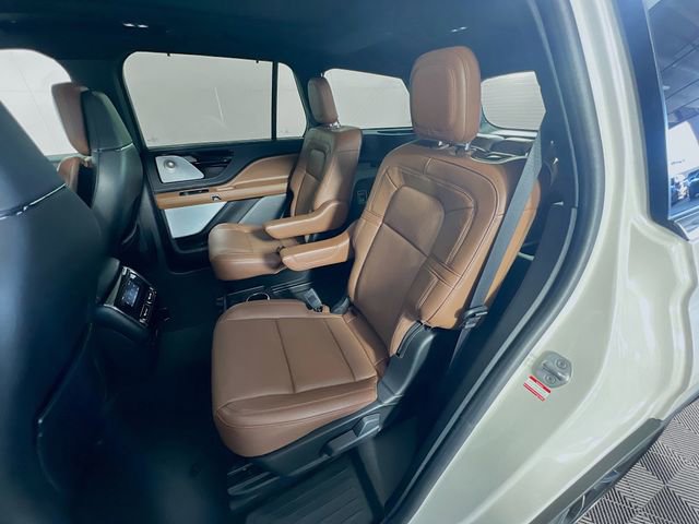 Used 2023 Lincoln Aviator Reserve w/ Equipment Group 201A image 26
