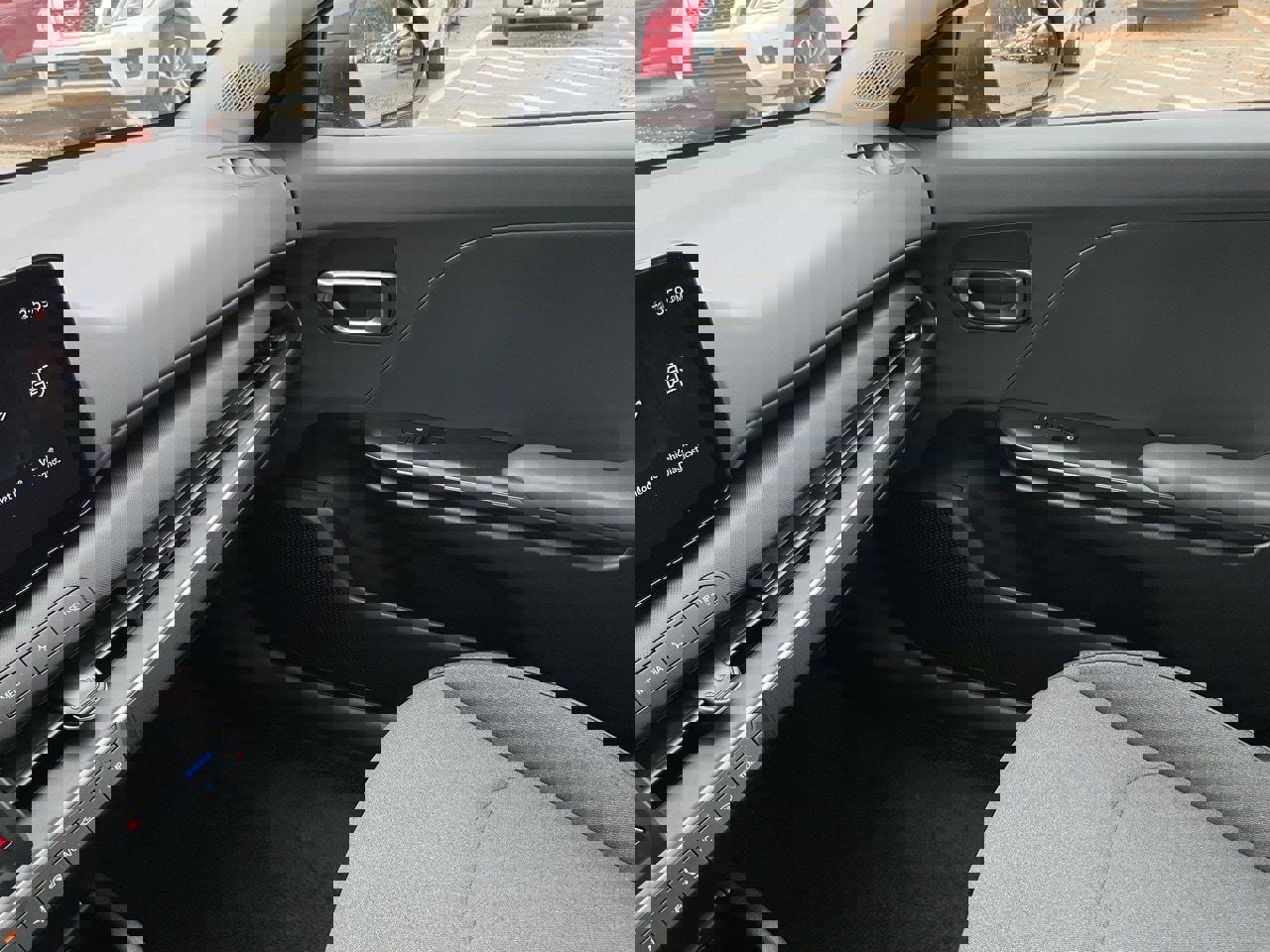 Used 2025 Kia K4 LXS image 34