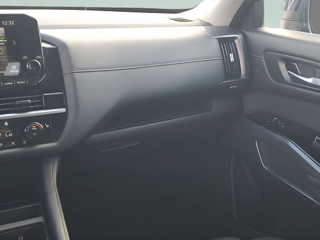 Used 2025 Nissan Pathfinder SL image 26