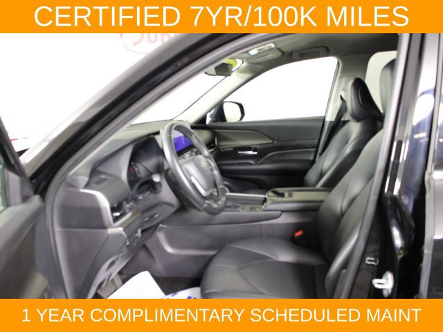 Used 2025 Toyota Grand Highlander AWD image 19