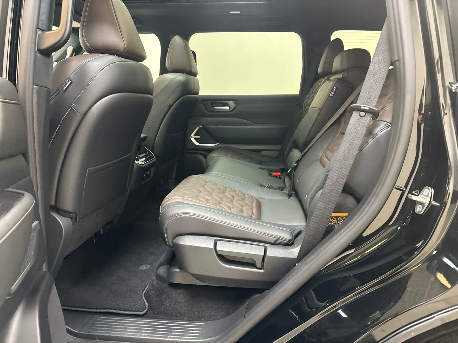Certified 2026 Nissan Armada Platinum Reserve AWD/4WD image 5