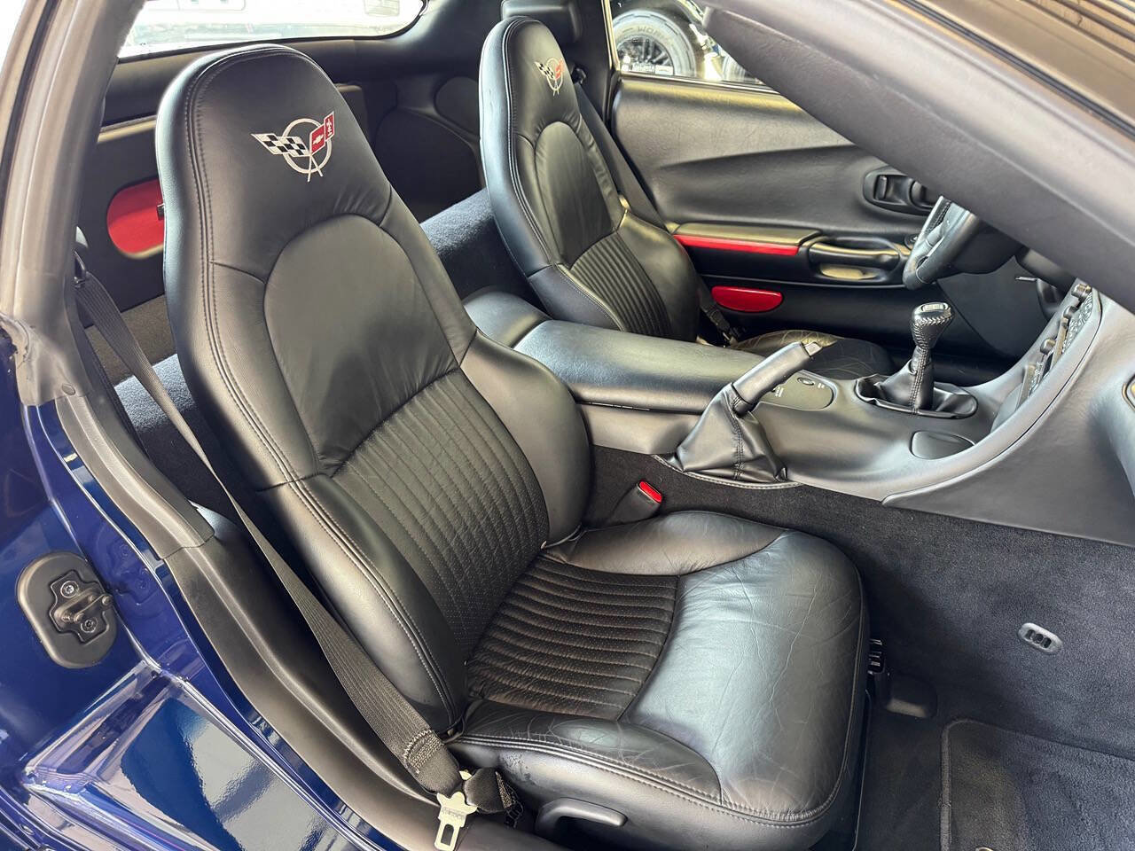 Used 2004 Chevrolet Corvette Z06 w/ Z06 Preferred Equipment Group image 23