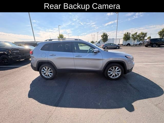 Used 2016 Jeep Cherokee Limited AWD/4WD image 2
