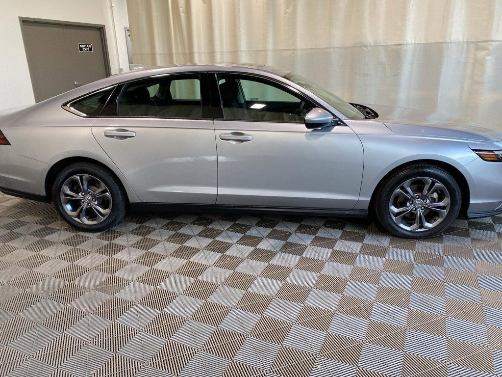 Certified 2023 Honda Accord EX image 9