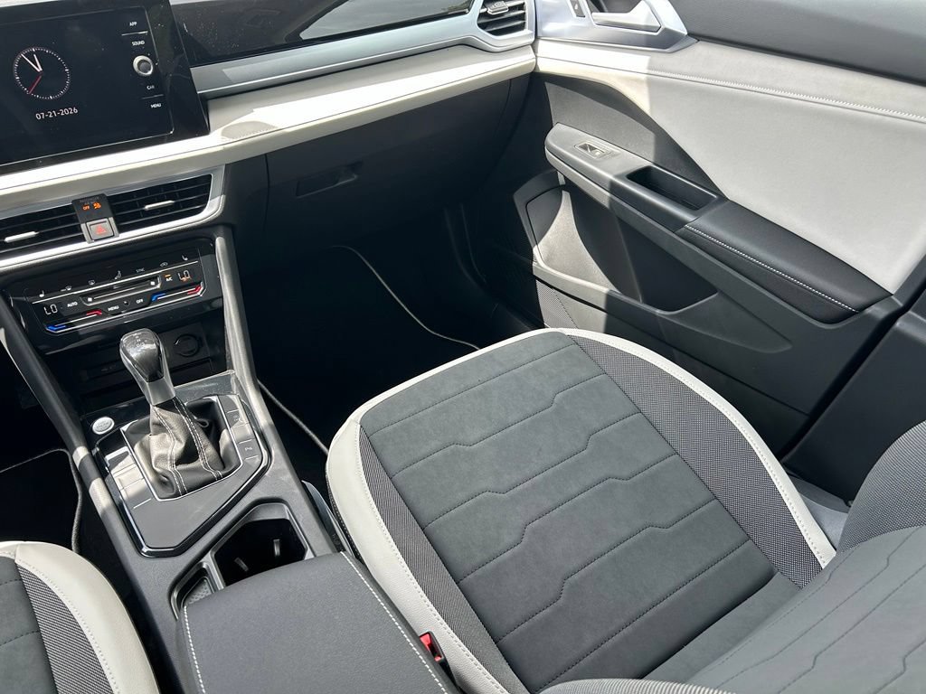 New 2026 Volkswagen Taos SE FWD image 10