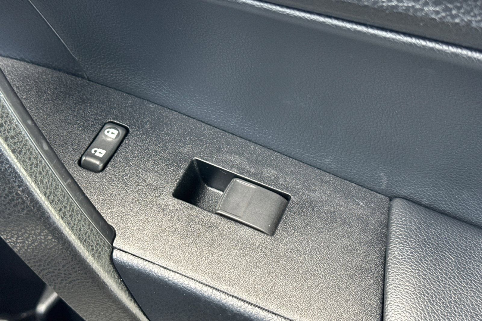 Used 2018 Toyota Corolla XLE image 22