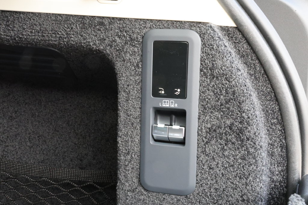 New 2026 Land Rover Range Rover SE AWD/4WD image 35